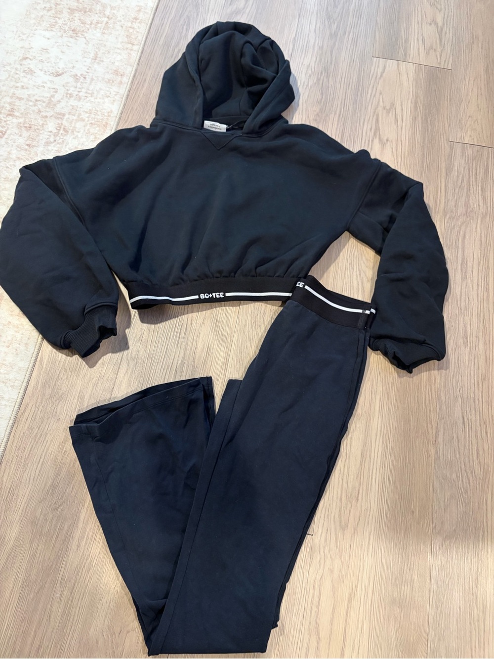 bo&tee cropped hoodie flair leggins outfit new